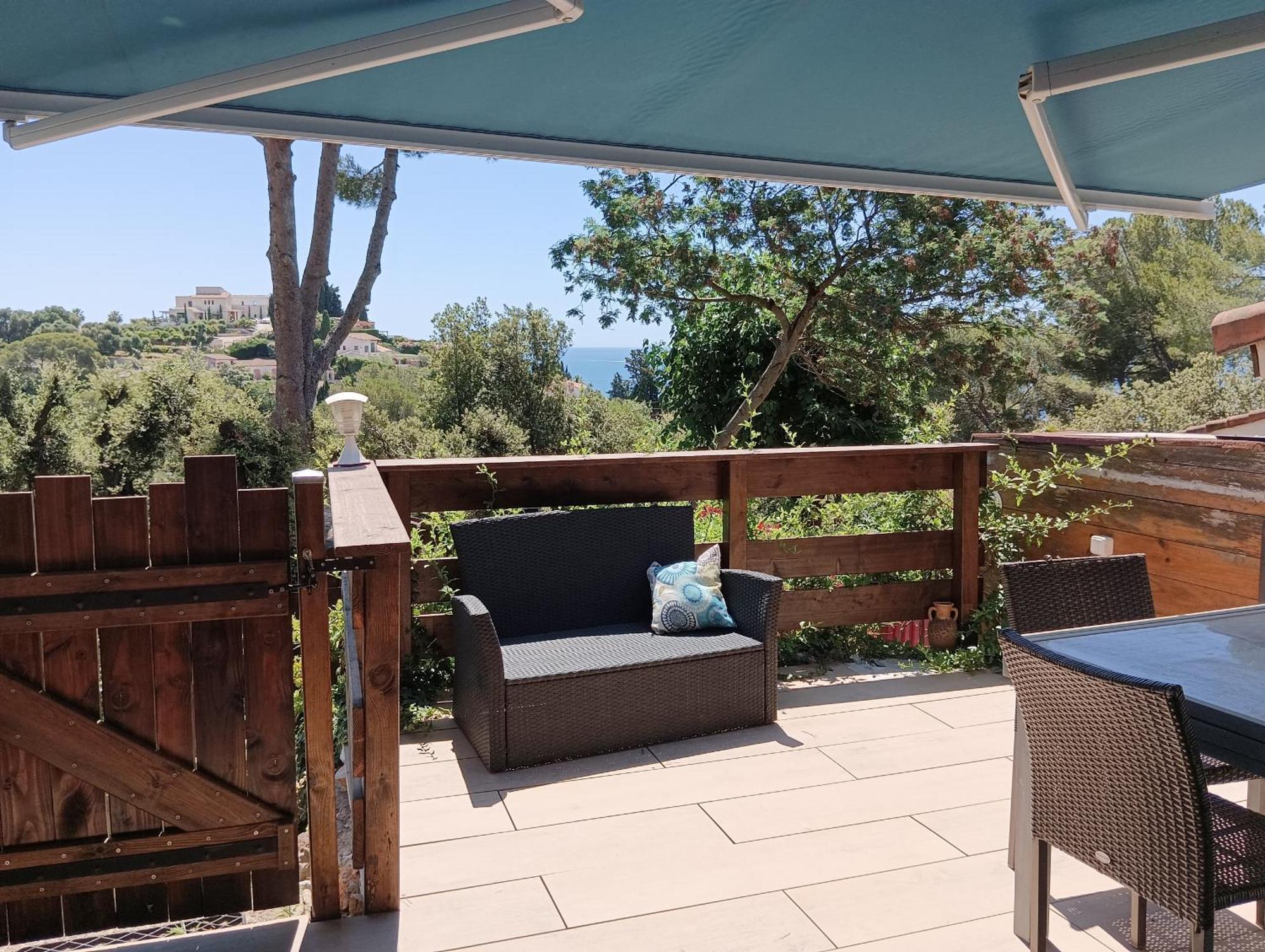 Petite Maison Au Calme - Piscine En Copropriete, Terrasse, Mer, Clim Валорис Екстериор снимка